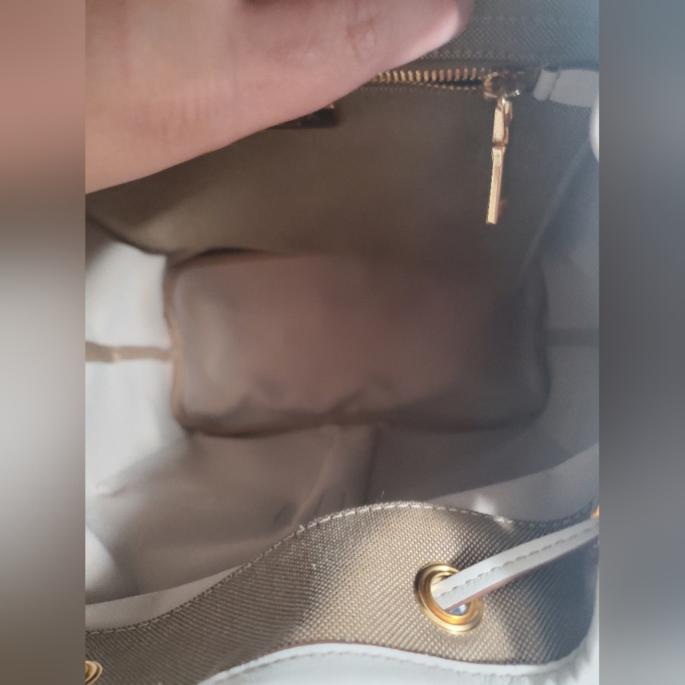 Prada backpack - Picture 4 of 12